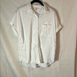 💕3/$15💕 White Casual Women’s Shirt